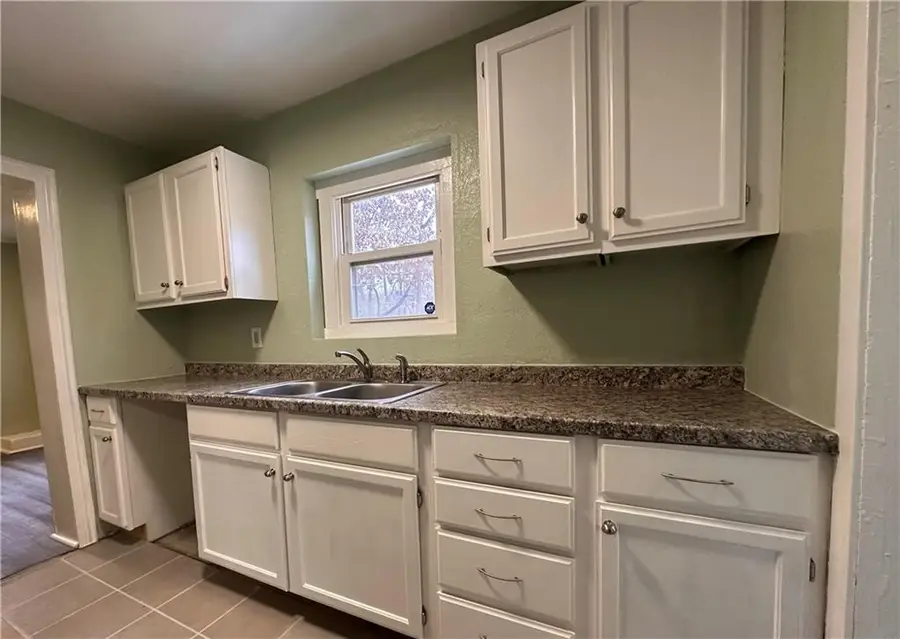 2124 E 78th Street, Kansas City, MO 64132 - Image #2