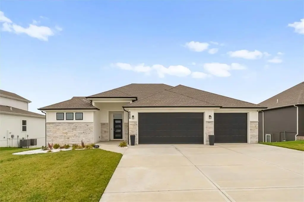 8808 N Clarion Avenue, Kansas City, MO 64153 - Image #1