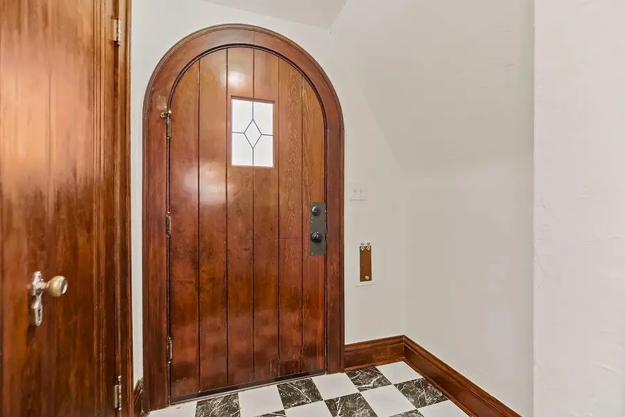 619 Romany Road, Kansas City, MO 64113 - Image #3