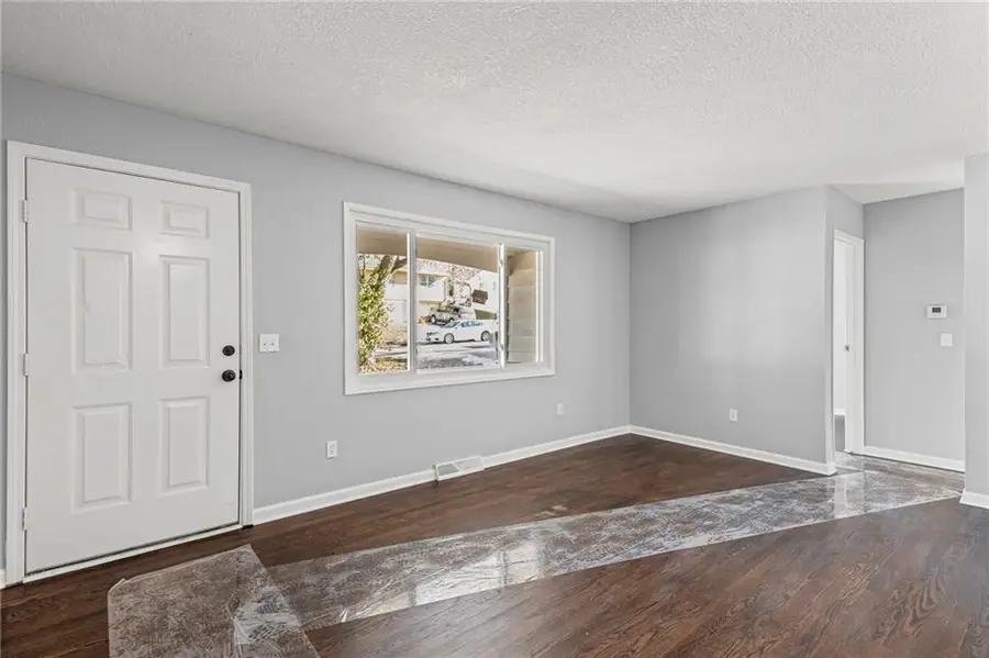 5232 N Palmer Avenue, Kansas City, MO 64119 - Image #3