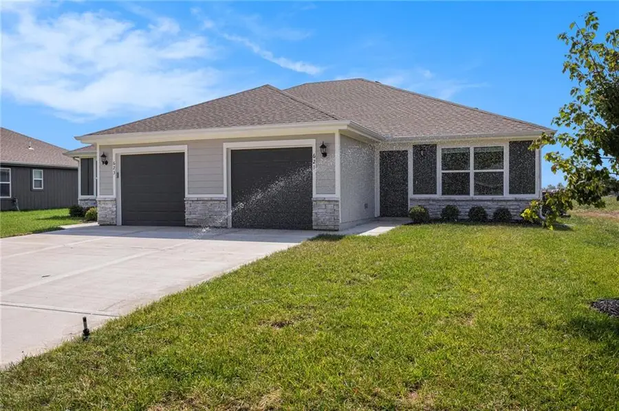 630-632 Fall Meadow Lane, Belton, MO 64012 - Image #2