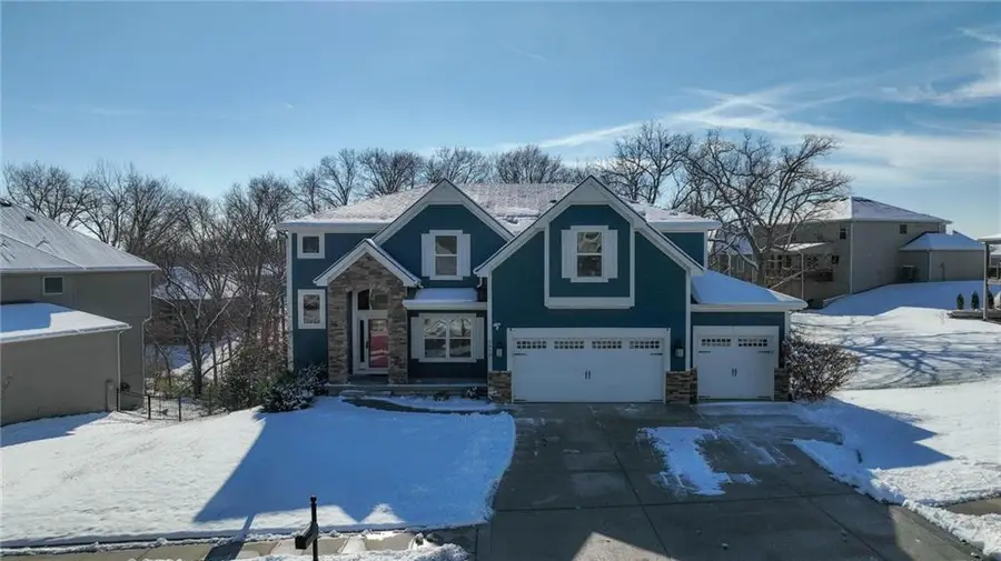 5950 Thousand Oaks Drive, Parkville, MO 64152 - Image #2