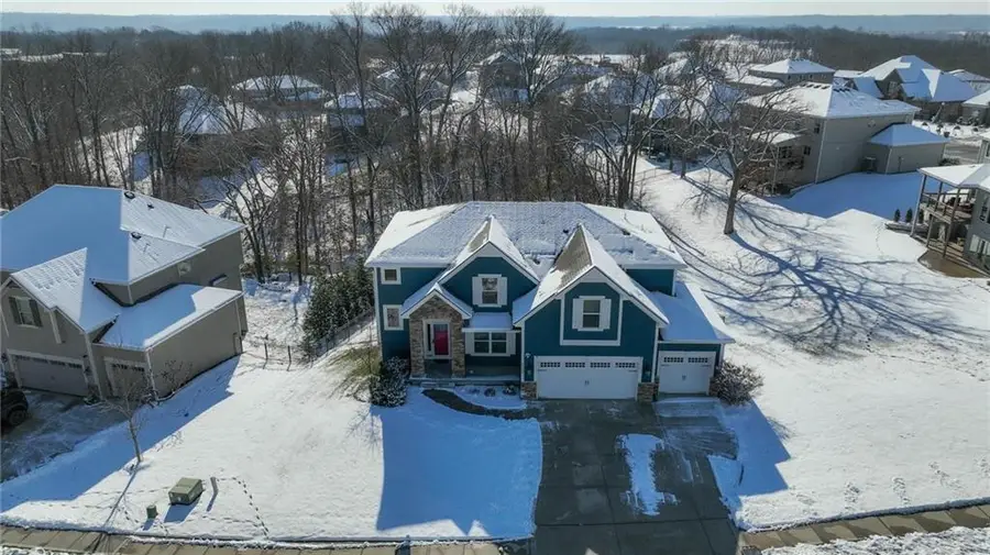 5950 Thousand Oaks Drive, Parkville, MO 64152 - Image #3