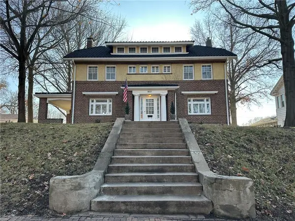 1615 Main Street, Lexington, MO 64067