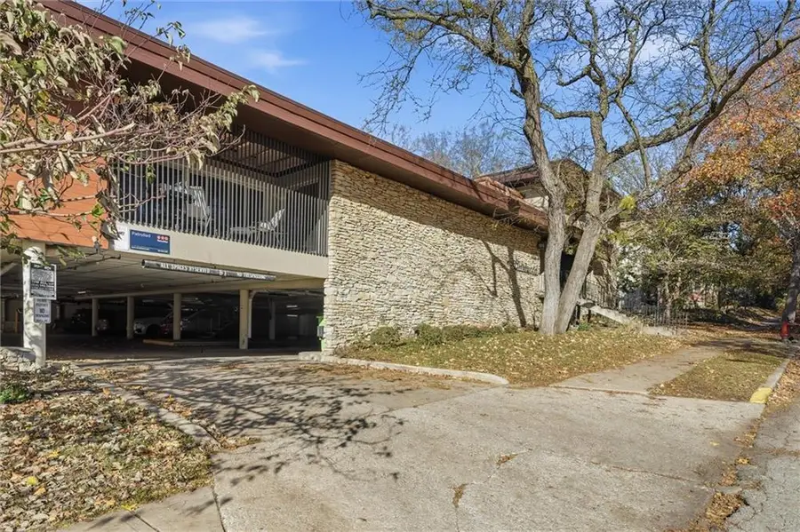 4511 Headwood Drive #7, Kansas City, MO 64111 - Image #3