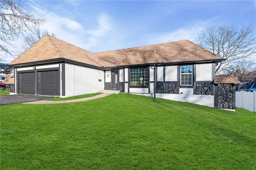 12417 Newton Court, Grandview, MO 64030 - Image #2