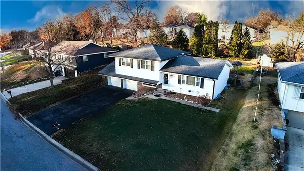 11 S Carriage Drive, St Joseph, MO 64506