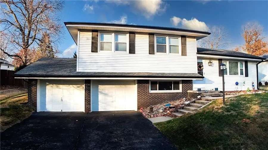 11 S Carriage Drive, Saint Joseph, MO 64506 - Image #2