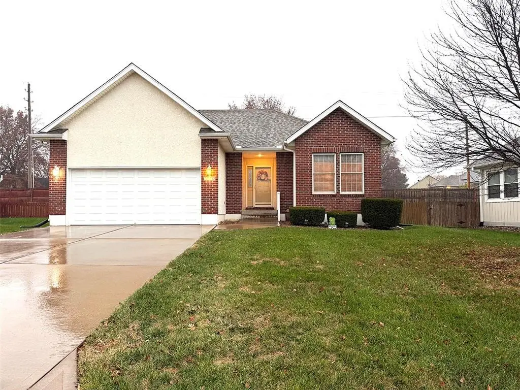1112 Hoke Drive, Lees Summit, MO 64081 - Image #1