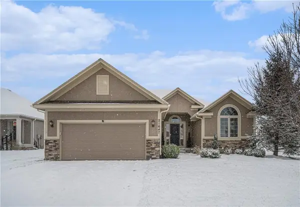 21647 W 177th Terrace, Olathe, KS 66062