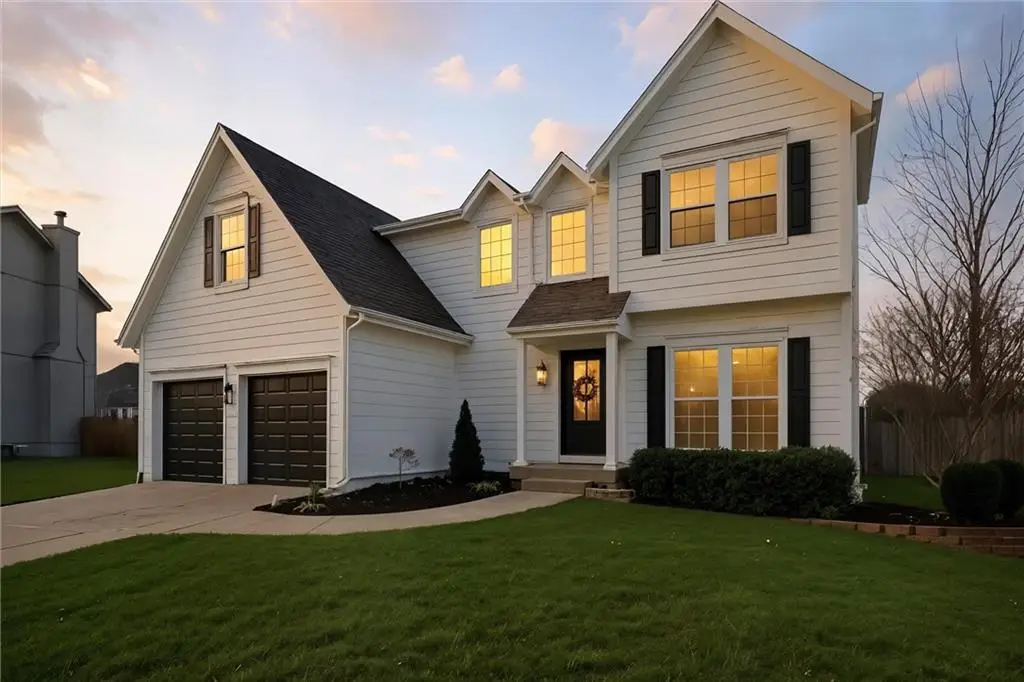 15250 S Sturgeon Drive, Olathe, KS 66062 - Image #1