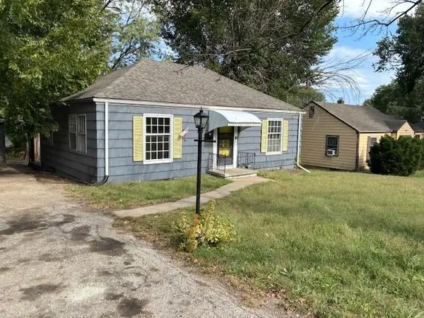 7622 Sni A Bar Road, Kansas City, MO 64129