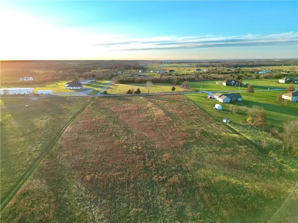 27344 Clover Drive, Sedalia, MO 65301