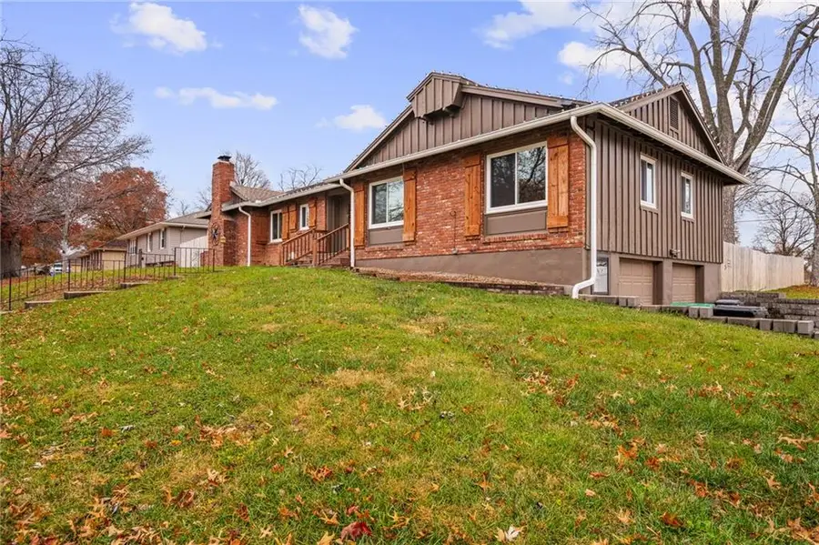 8329 Willow Way, Raytown, MO 64138 - Image #3