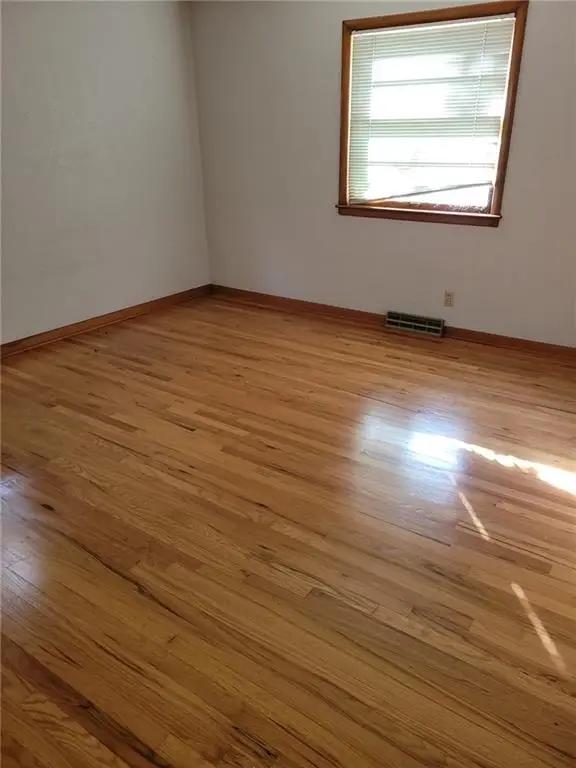 206 13th Avenue N, Greenwood, MO 64034 - Image #2