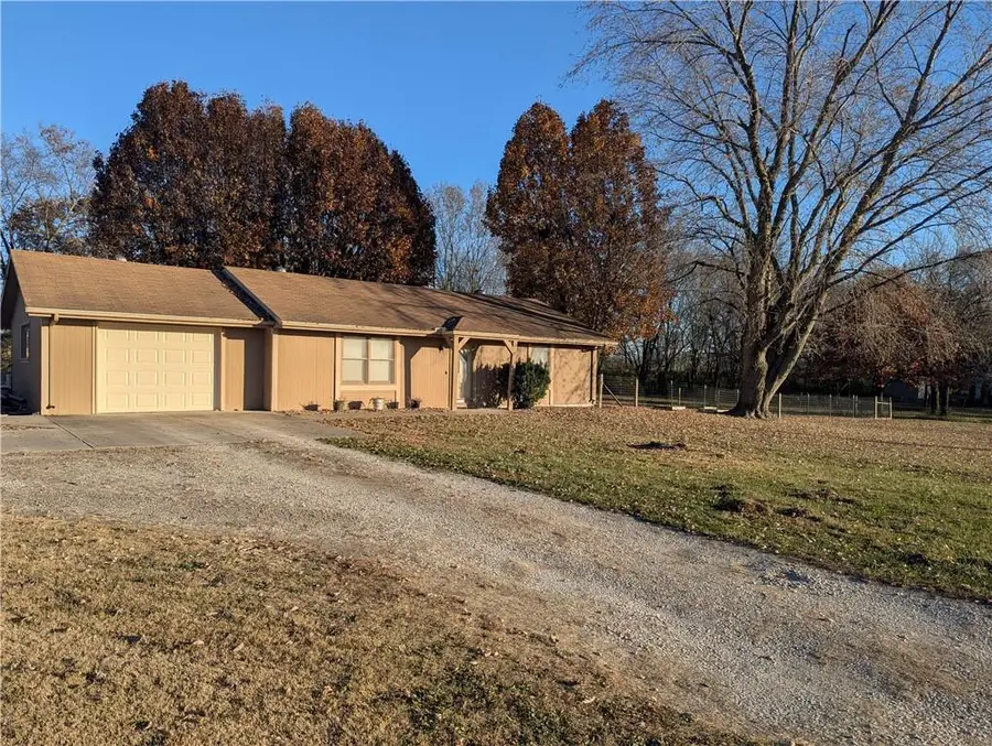 22113 S Fawn Drive, Peculiar, MO 64078 - Image #2