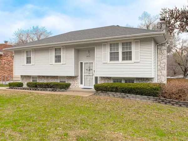 6908 NW Belvidere Parkway, Kansas City, MO 64152