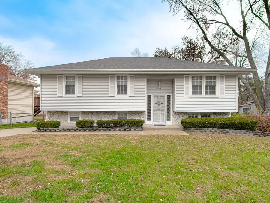 6908 NW Belvidere Parkway, Kansas City, MO 64152 - Image #2