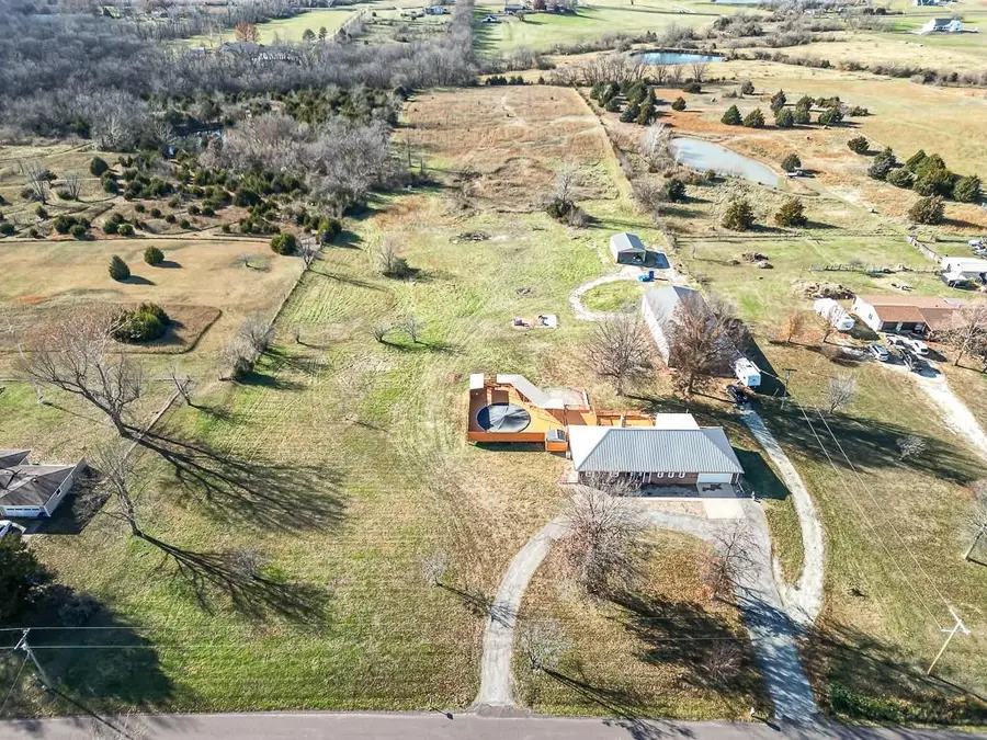 14435 166th Street, Bonner Springs, KS 66012 - Image #2