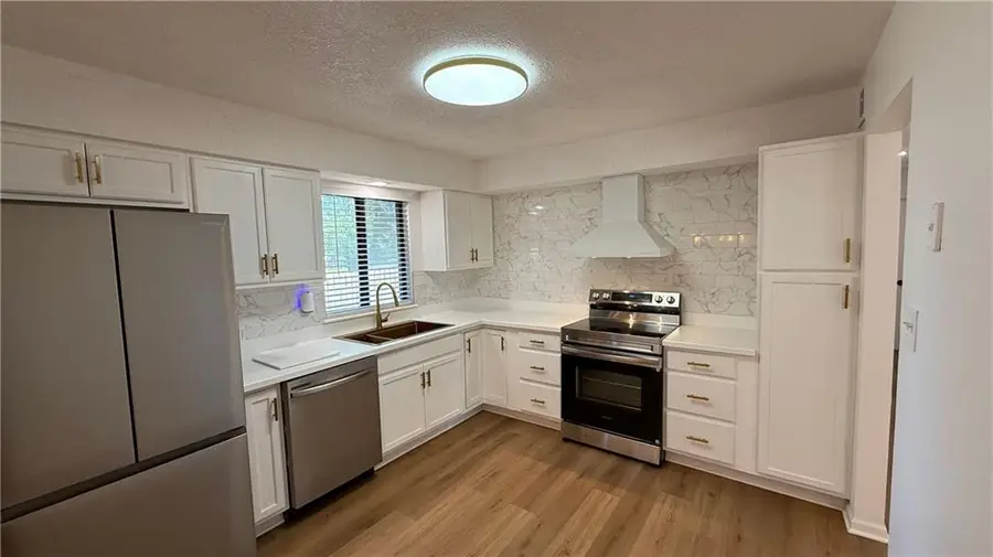 14401 Saint Andrews Drive, Grandview, MO 64030 - #3