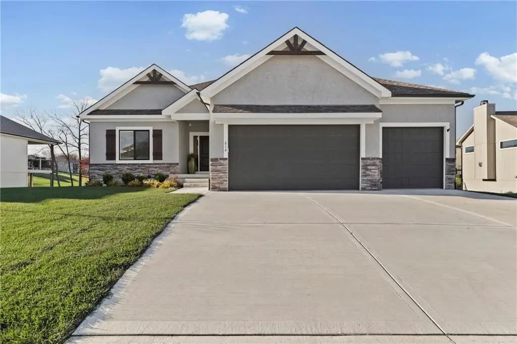 814 NW Hickory Ridge Drive, Grain Valley, MO 64029 - Image #1