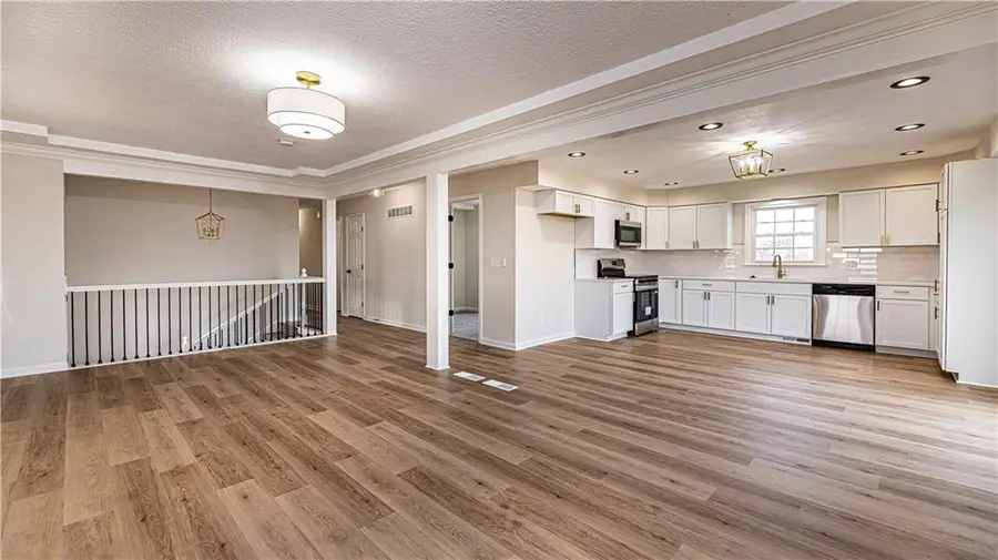 13332 Little Farm Road, Excelsior Springs, MO 64024 - Image #2