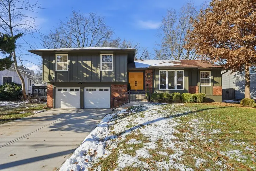 9948 Rosehill Road, Lenexa, KS 66215 - Image #2