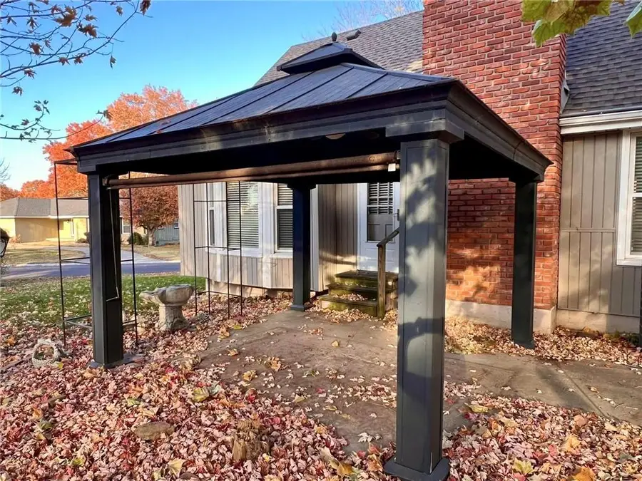 308 SE Richardson Place, Lees Summit, MO 64063 - Image #2