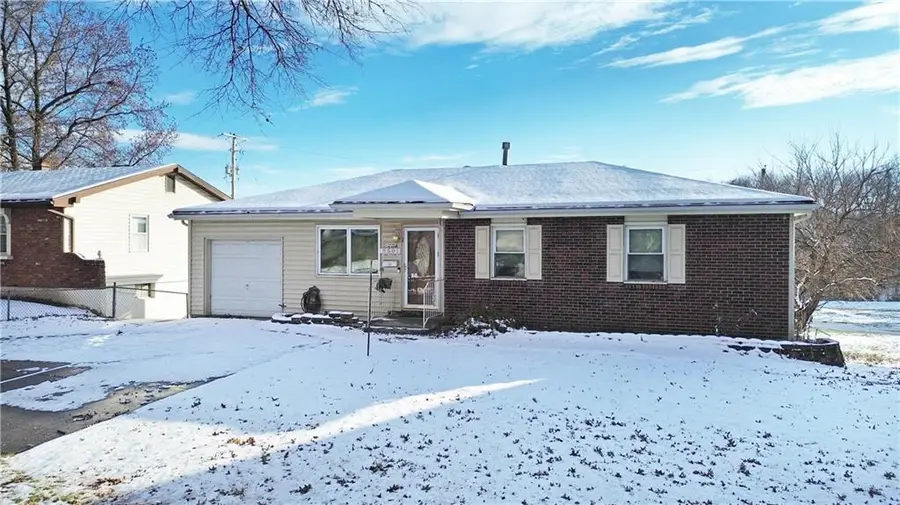 8501 NE 56th Street, Kansas City, MO 64119 - #2