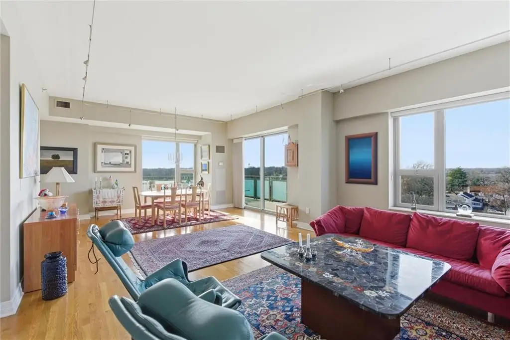 4950 Central Street #805, Kansas City, MO 64112 - #1