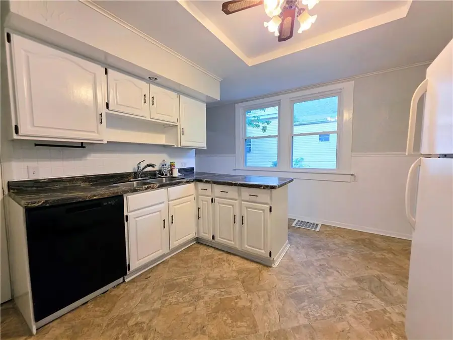 2906 Lafayette Street, Saint Joseph, MO 64507 - Image #2