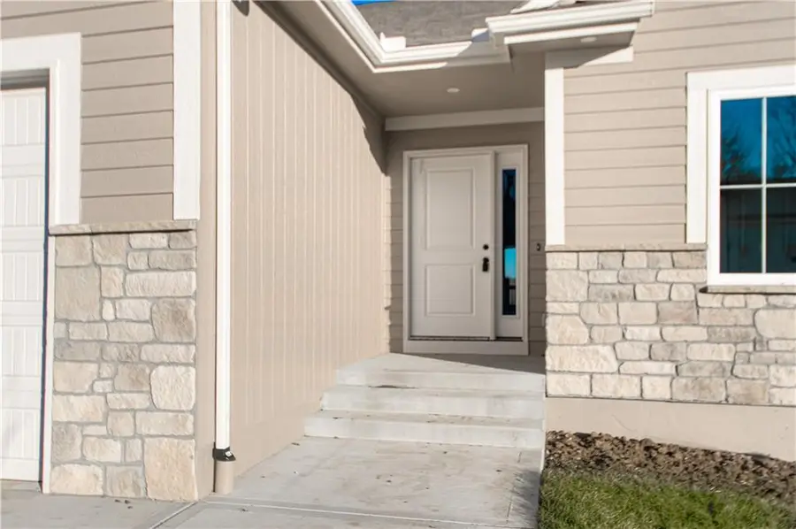 1317 N Holland Court, Independence, MO 64056 - Image #2