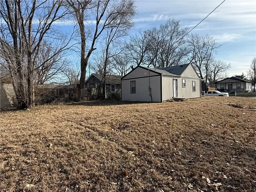 840 Miami Avenue, Kansas City, KS 66105 - #2