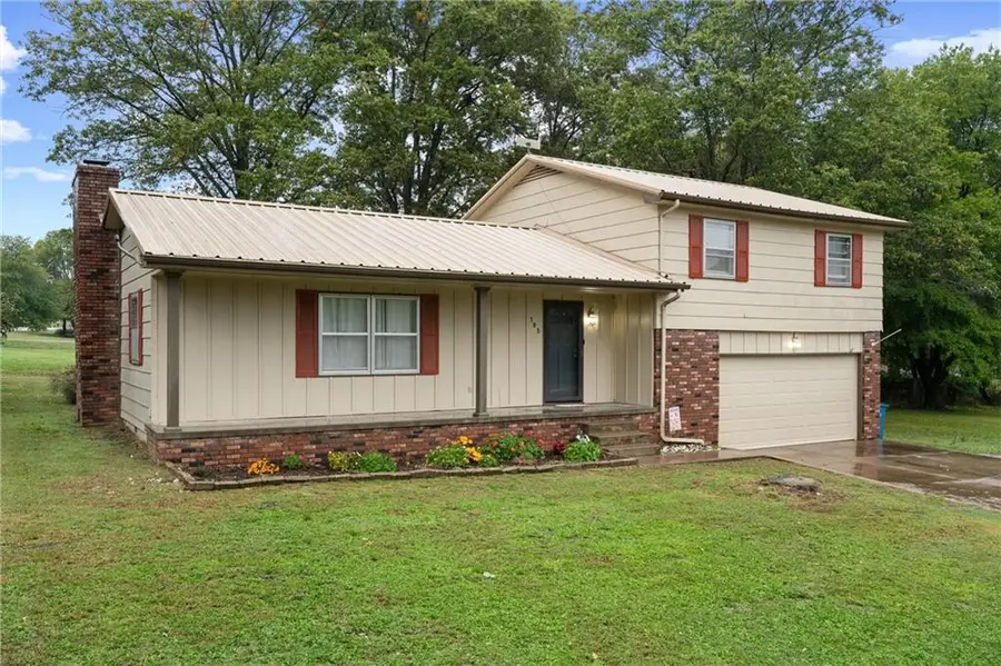 105 Fawnwood Drive, Coffeyville, KS 67337 - Image #2