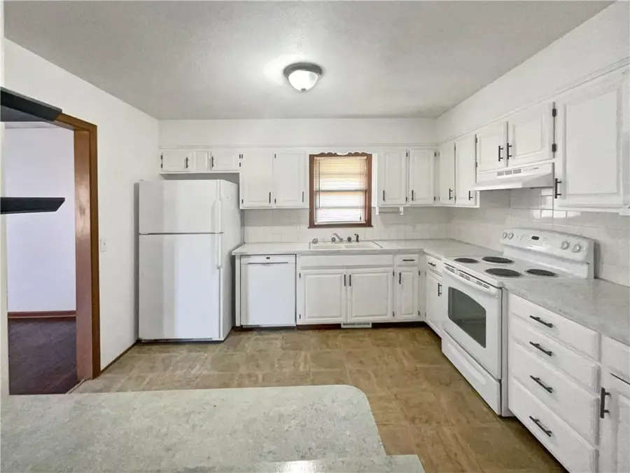 3711 S Kiger Road, Independence, MO 64055 - Image #2