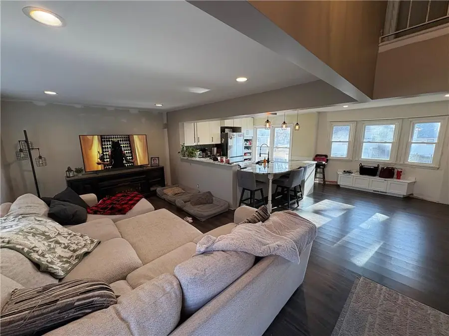 9111 W 101st Terrace, Overland Park, KS 66212 - Image #2