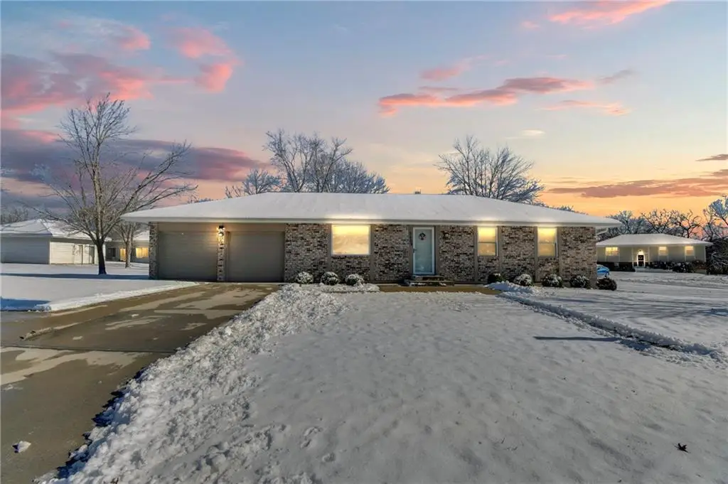 3609 SW Harbor Circle, Lees Summit, MO 64082 - Image #1