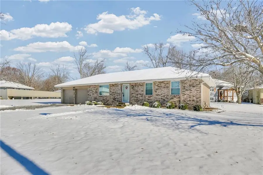 3609 SW Harbor Circle, Lees Summit, MO 64082 - Image #3