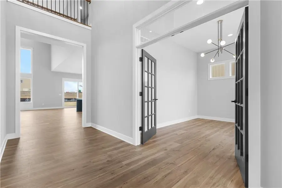 17168 S Laurelwood Street, Olathe, KS 66062 - Image #2