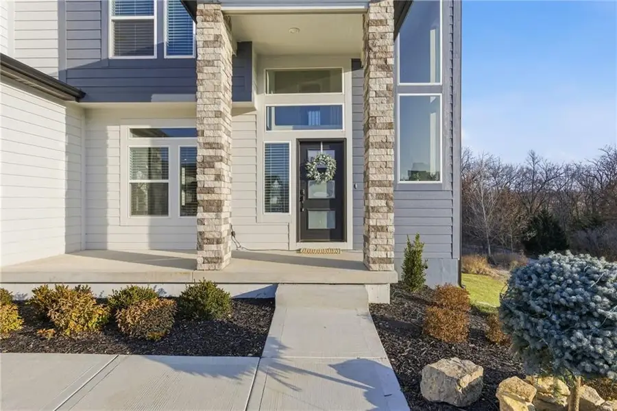 305 Woodview Drive, Raymore, MO 64083 - Image #2