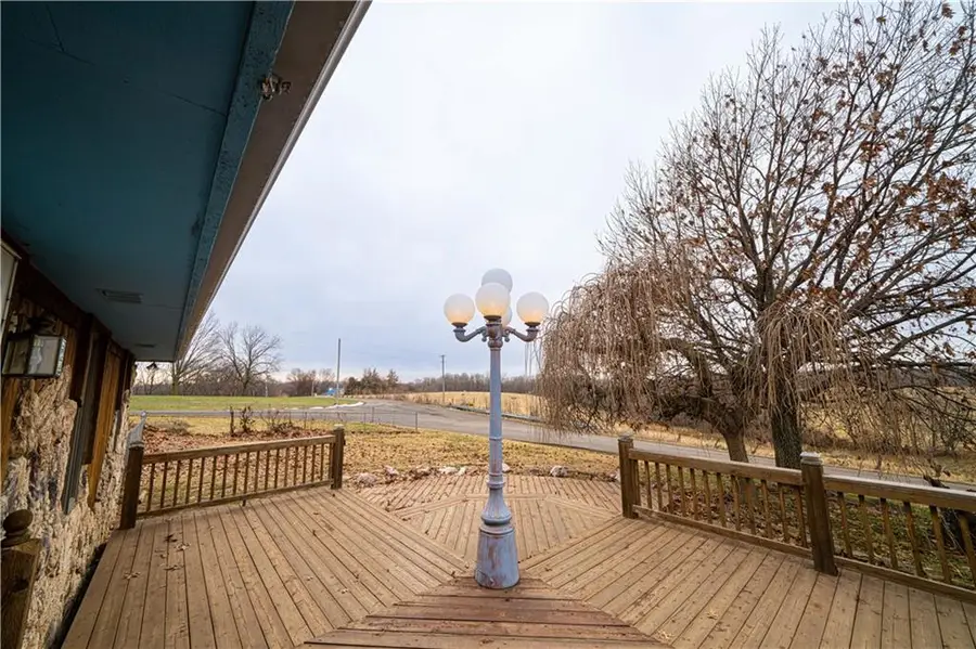 1402 SE Moore Road, Saint Joseph, MO 64504 - Image #3