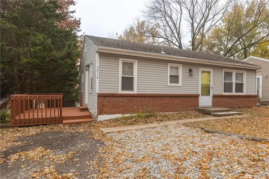 3916 N Spruce Avenue, Kansas City, MO 64117 - Image #2