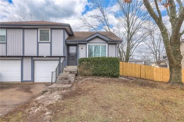 21607 W 178th Terrace, Olathe, KS 66062