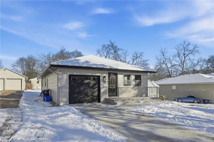 208 E 80th Terrace, Kansas City, MO 64114 - Image #2