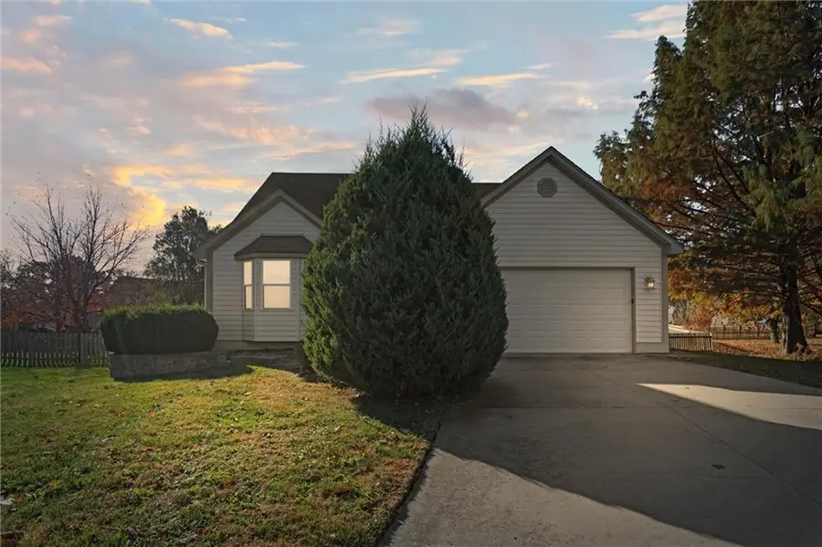 741 SW Windsong Circle, Lees Summit, MO 64082 - Image #2