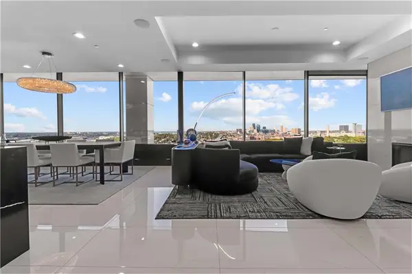 700 W 31st Street #702, Kansas City, MO 64108