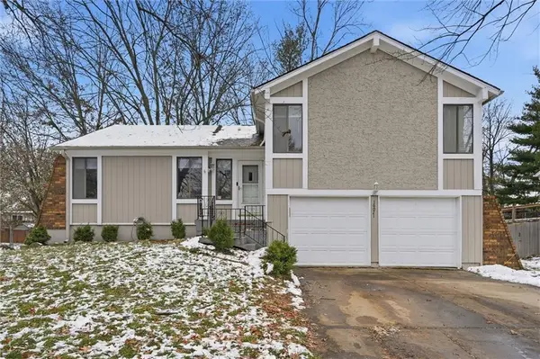 16021 W 153rd Street, Olathe, KS 66062