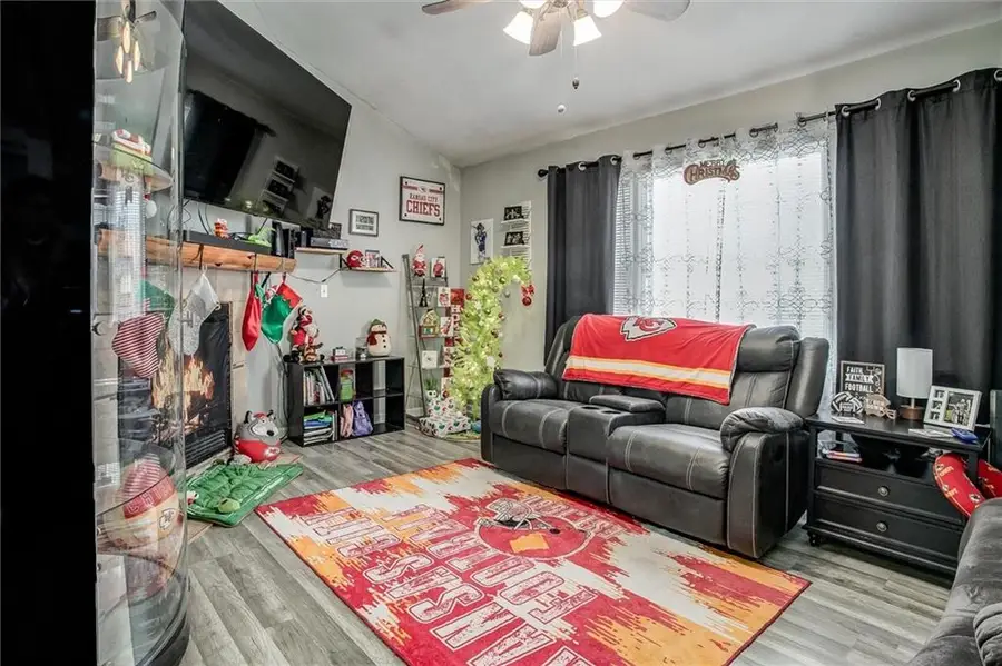 10119 Steele Road, Edwardsville, KS 66111 - Image #3