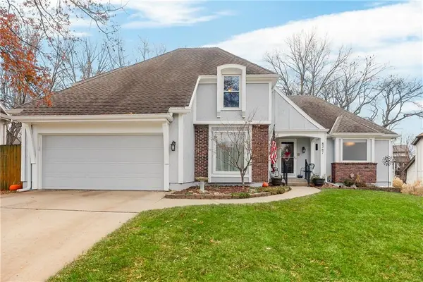 8267 W 116th Terrace, Overland Park, KS 66210