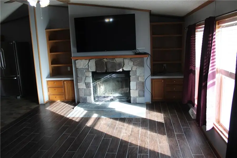 401 S Carbon Street, Girard, KS 66743 - Image #2